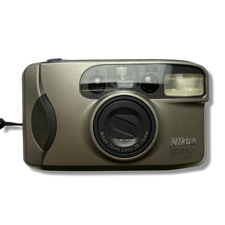 Aparat analogowy Nikon Zoom 210 AF | streetcamera35