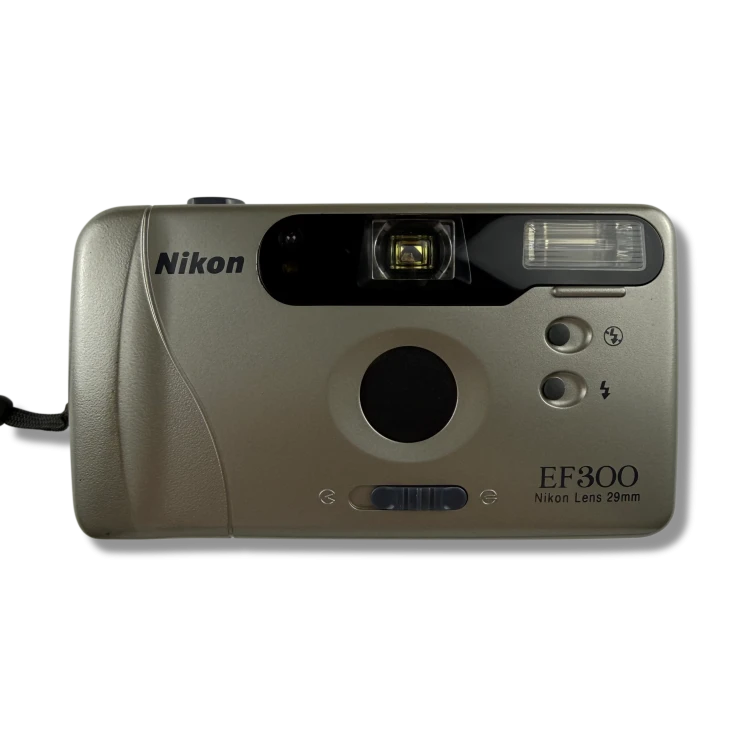 Aparat analogowy Nikon EF300 | streetcamera35
